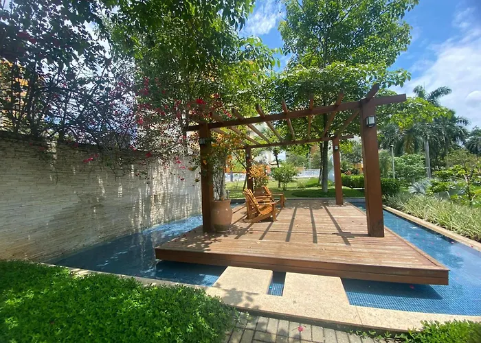 Mountain, Lake And Pool View Apartment