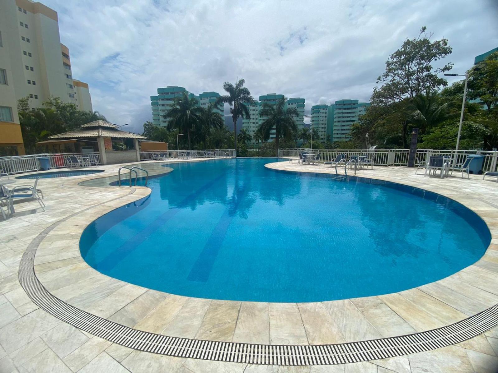 Mountain, And Pool View 公寓 *